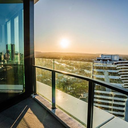 2 Bedroom Luxurious Family Apartment Next To Pacific Fair - Broadbeach Gold Coast Gc22 エクステリア 写真