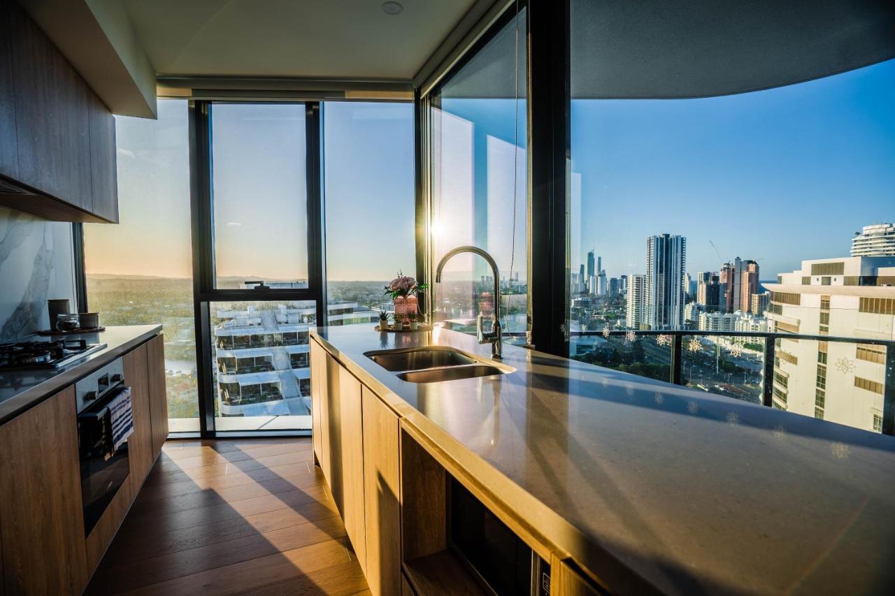 2 Bedroom Luxurious Family Apartment Next To Pacific Fair - Broadbeach Gold Coast Gc22 エクステリア 写真
