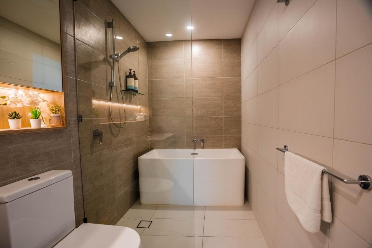 2 Bedroom Luxurious Family Apartment Next To Pacific Fair - Broadbeach Gold Coast Gc22 エクステリア 写真